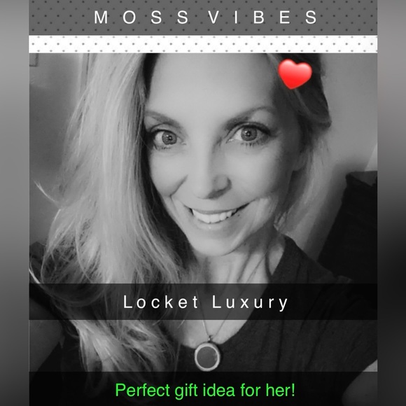 Eternal Moss Locket Pendant Necklace- Forest Green - Picture 8 of 10